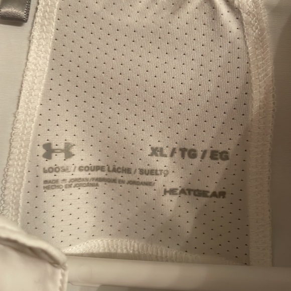 Under armor heat gear spf top never worn - Picture 2 of 7
